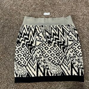 2/$20 GUESS. Stretchy skirt. Size M